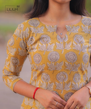 Saffron Soul Cotton Kurti with Open Slit & 3/4th Sleeves