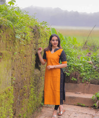 Amber Sovereign Cotton Slub Zari Kurti