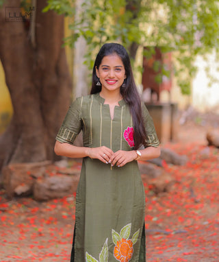 Elegant casual wear kurti in Verdant Charm color