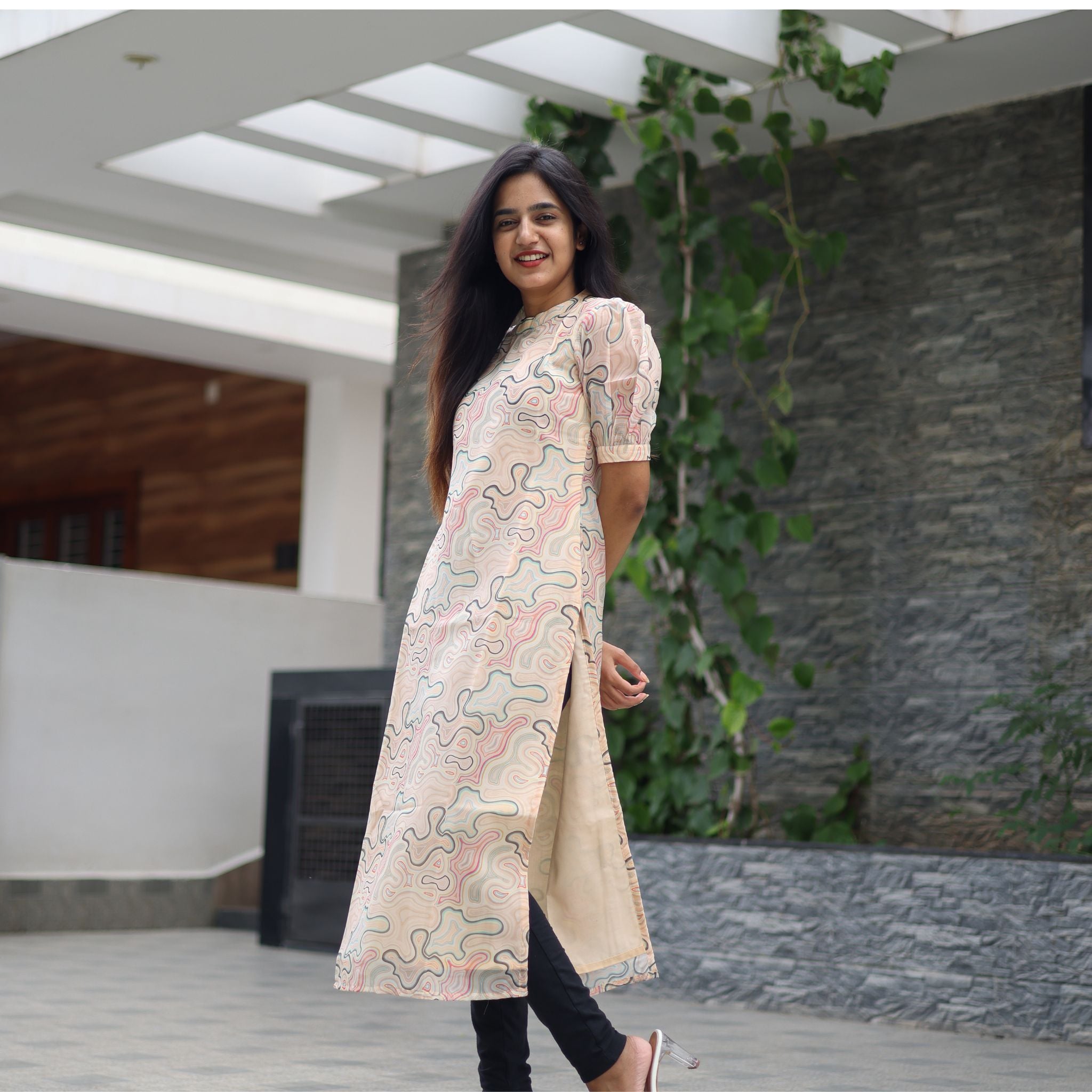 Kurta vs. Kurti: Unveiling the Nuances of Ethnic Fashion – LiliumByShrivha