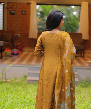 Dune Radiance Russian Silk A-Line Kurti With Shawl