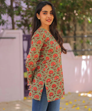 Sage Gardenia Cotton Short Top with 3/4 Sleeves