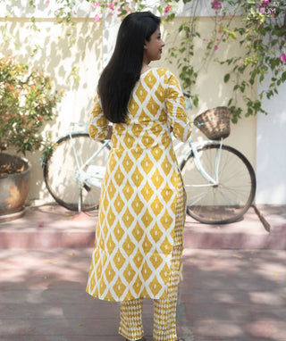 Golden Haldi Cotton Kurti Set – 3/4 Sleeve Summer Wear