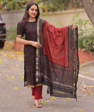 Crimson Noir Mangalagiri Chanderi 3-Piece Co-Ord Set