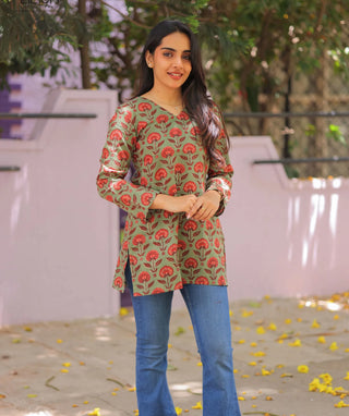 Sage Gardenia Cotton Short Top with 3/4 Sleeves