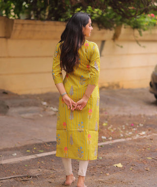 Citrine Garden Cotton Kurti – Trendy Casual Wear for Women