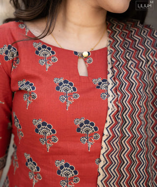 Rustic Red Bloom Handloom Cotton 3-Piece Set with Pockets