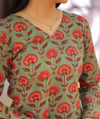 Sage Gardenia Cotton Short Top with 3/4 Sleeves