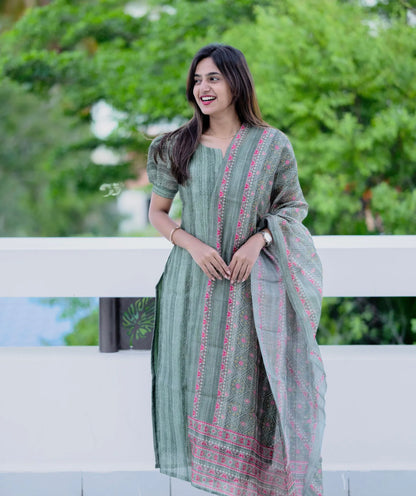 Fern Green Chanderi Kurti with Shawl – Traditional Wear