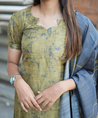 Spring Bloom - Green Raw Silk Kurti with Shawl