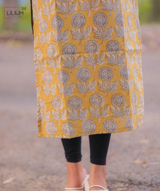Saffron Soul Cotton Kurti with Open Slit & 3/4th Sleeves