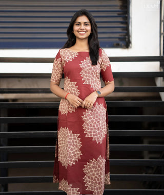 Crimson Charm Cotton Ready to Wear Kurti – Casual Comfort