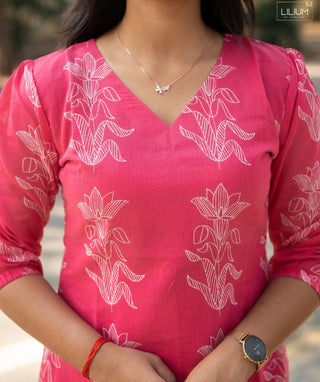 Gulabi Whisper Cotton Kurti – Casual 3/4 Sleeve Style