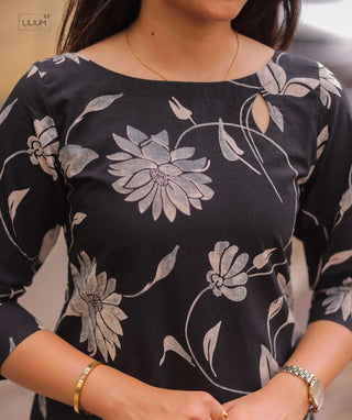 Noir Petals Cotton Kurti – Casual 3/4 Sleeve Everyday Wear