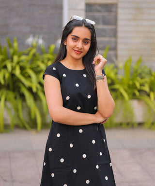 Noir Dots Cotton A-Line Kurti – Cap/Sleeveless Style