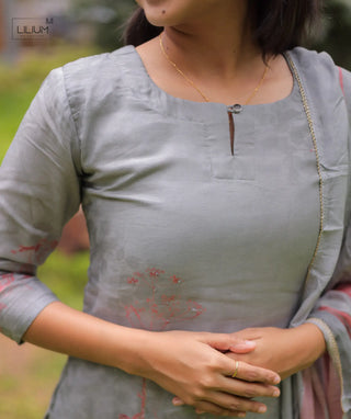 Verdant Crown Muslin Silk 3-Piece Festive Set With Pockets