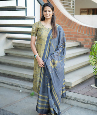 Spring Bloom - Green Raw Silk Kurti with Shawl