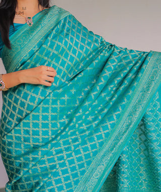 Wedding wear emerald green Banarasi silk saree