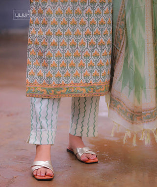 Ornaya Bloom Cotton Slub 3 Piece Kurti Set with Pockets