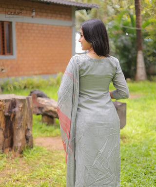 Verdant Crown Muslin Silk 3-Piece Festive Set With Pockets