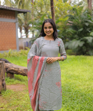 Verdant Crown Muslin Silk 3-Piece Festive Set With Pockets