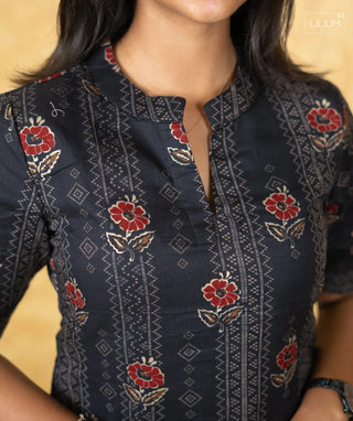 Raven Black Mul Cotton Kurti with Foil Print & Lining