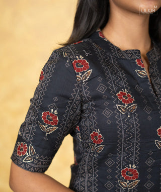 Raven Black Mul Cotton Kurti with Foil Print & Lining