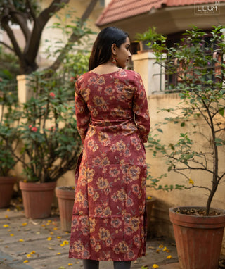 Dusty Rose Floral Muslin Kurti – 3/4 Sleeves Casual