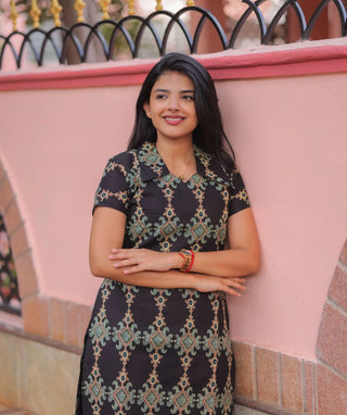 Obsidian Mosaic Cotton Kurti with Half Sleeves