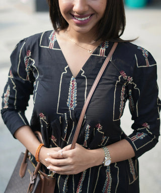 Midnight Lotus Noir Cotton Short Top – 3/4 Sleeves