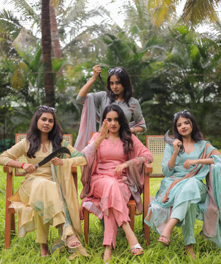 Golden Heirloom Muslin 3-Piece Festive Set With Pockets