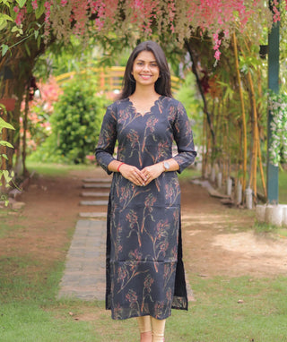 Midnight Meadow Muslin Kurti – Elegant 3/4 Sleeve Style