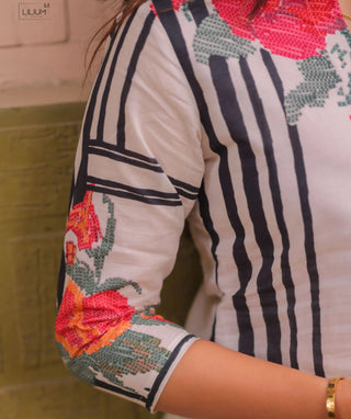 Vintage Rose Canvas Cotton Kurti – 3/4 Sleeve Casual Elegance