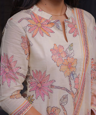 Ivory Blossom Mist Cotton Kurti with Shawl – 3/4 Sleeve