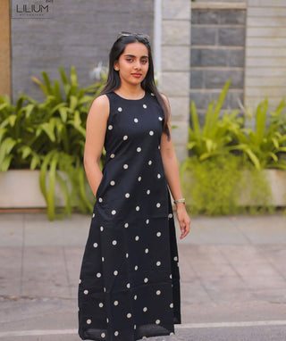 Noir Dots Cotton A-Line Kurti – Sleeveless Style