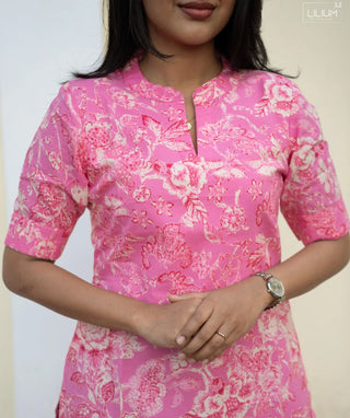 Blush Peony Bloom Cotton Kurti – Elbow Sleeve Style