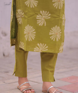 Pistachio Petal Veil Cotton 3-Piece Kurti Set