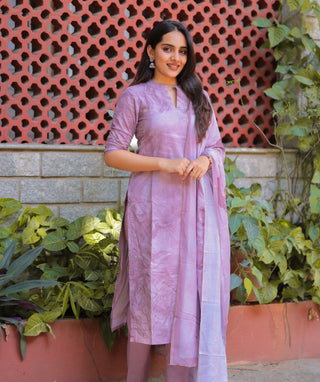 Vintage Mauve Cotton Kurti with Shawl – 3/4 Sleeve Style