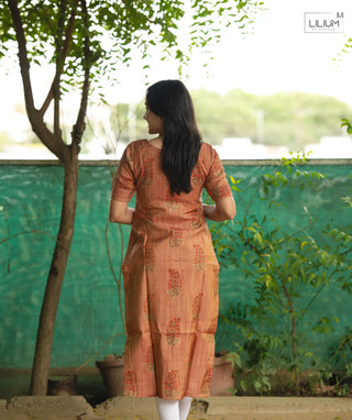 Casual kurti in Earthen Glow for women