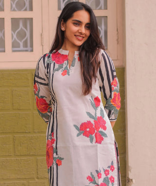 Vintage Rose Canvas Cotton Kurti – 3/4 Sleeve Casual Elegance