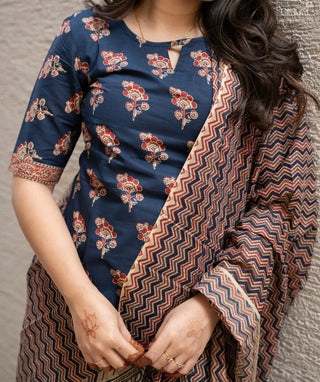 Indigo Noir Blossom Handloom Cotton 3-Piece Set with Pockets