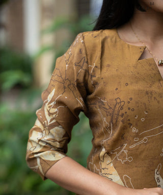 Golden Umber Muslin Kurti – Elegant Everyday Ethnic Wear
