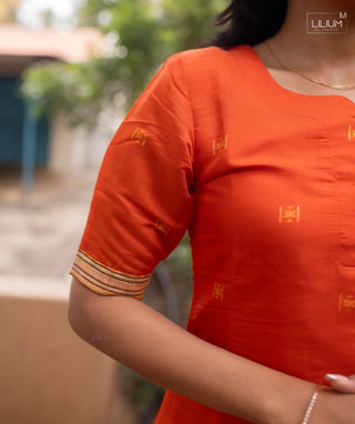 Dynasty Gold Chanderi Silk Kurti with Shawl – Elbow Sleeve Style