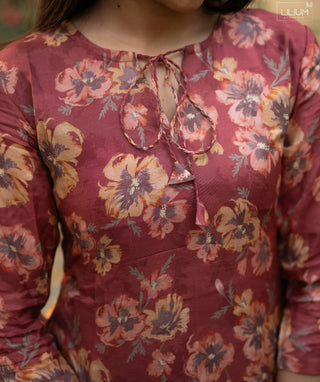 Dusty Rose Floral Muslin Kurti – 3/4 Sleeves Casual