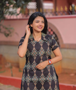 Obsidian Mosaic Cotton Kurti with Half Sleeves