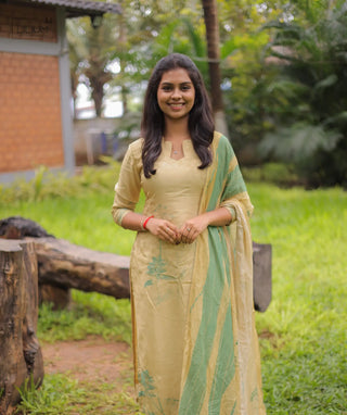 Golden Heirloom Muslin 3-Piece Festive Set With Pockets