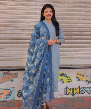Azure Petals Cotton Kurti with Shawl – Floral Casual Elegance