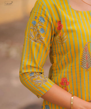 Citrine Garden Cotton Kurti – Trendy Casual Wear for Women