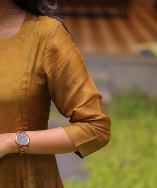 Dune Radiance Russian Silk A-Line Kurti With Shawl