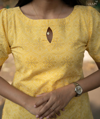 Sunlit Honey Bloom Cotton Kurti – Casual Elbow Sleeve Style